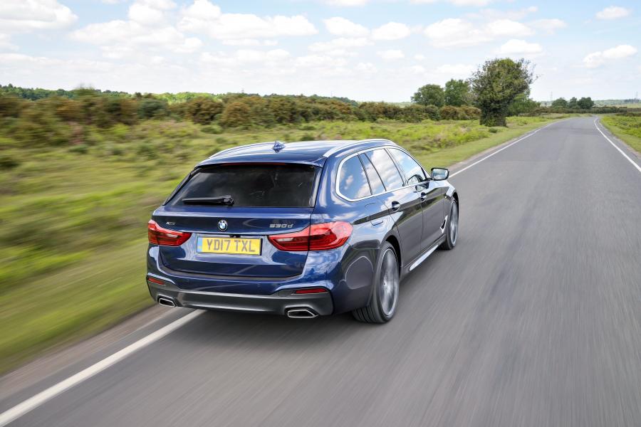  BMW 530d xDrive Touring M Sport (G31) 2017 года  (UK) (фото 3 из 40)